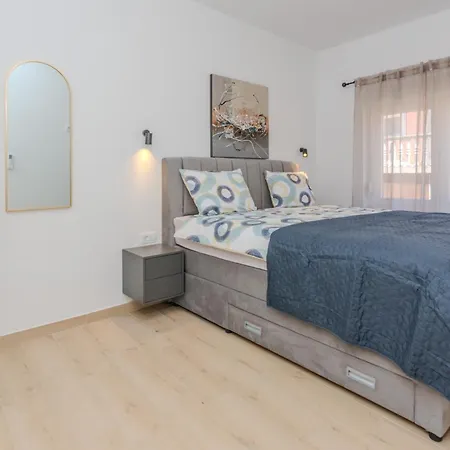 Villa Lucy Vir