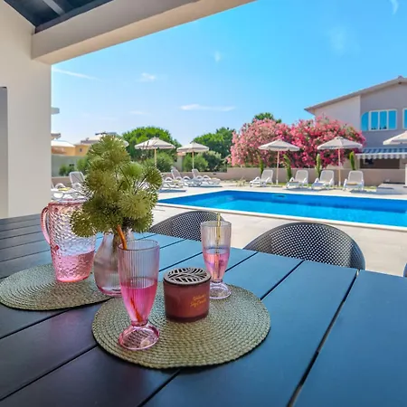 Villa Lucy