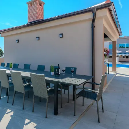 Villa Lucy Vir